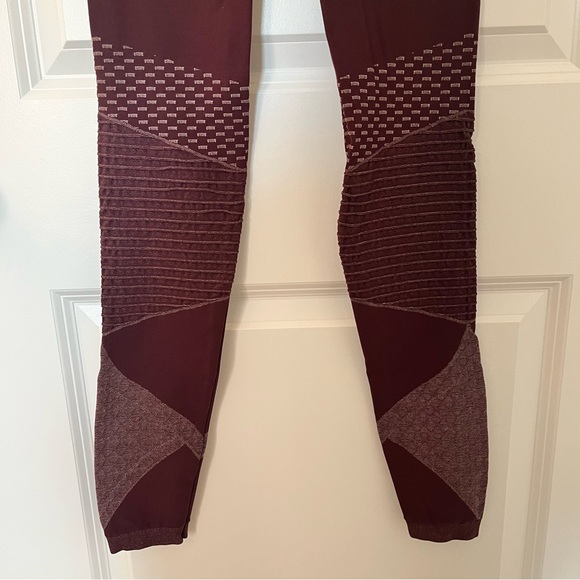 Maroon Ribbed SPANX Leggings - Size Small - Picture 6 of 7